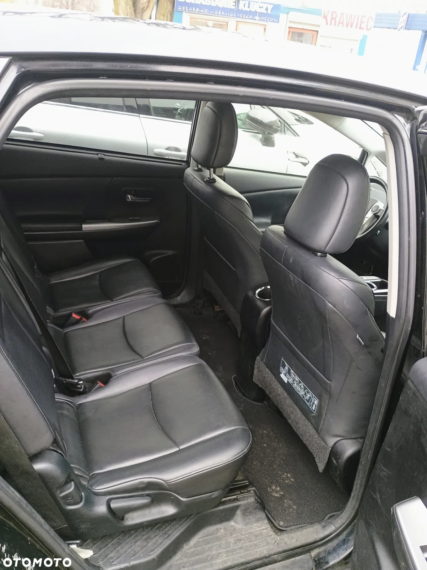 Toyota Prius+ (Hybrid) Executive - 16