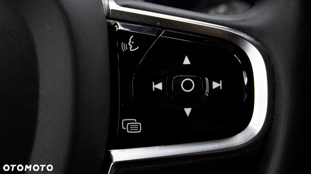 Volvo XC 60 B4 D AWD Plus Dark - 22