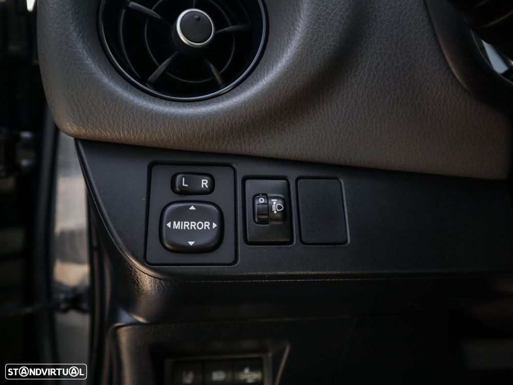 Toyota Yaris 1.0 VVT-i Exclusive - 17