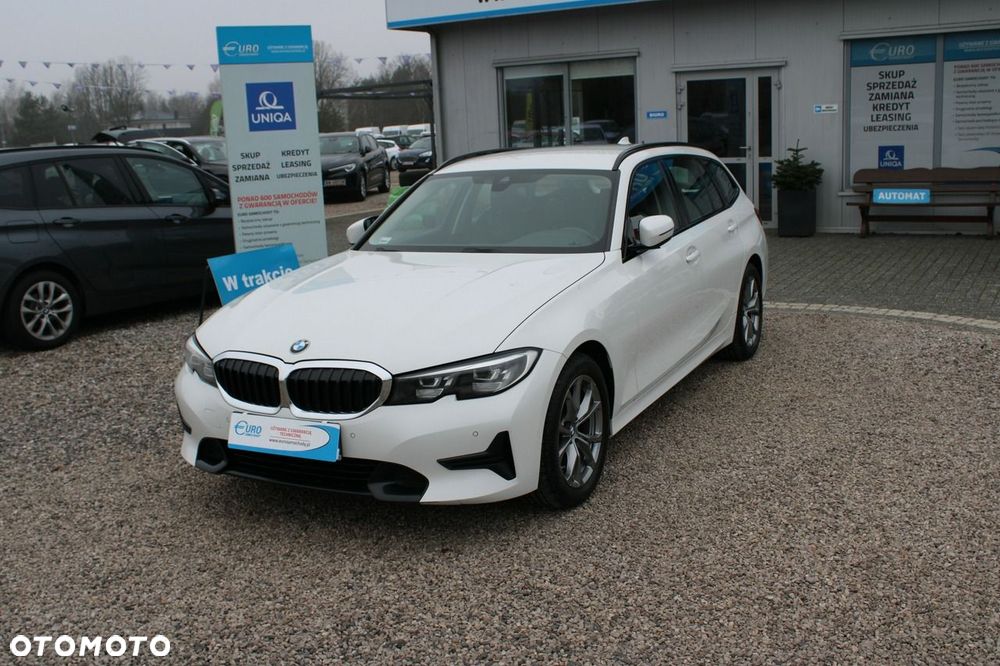 BMW 3 Series 2022 photo 2