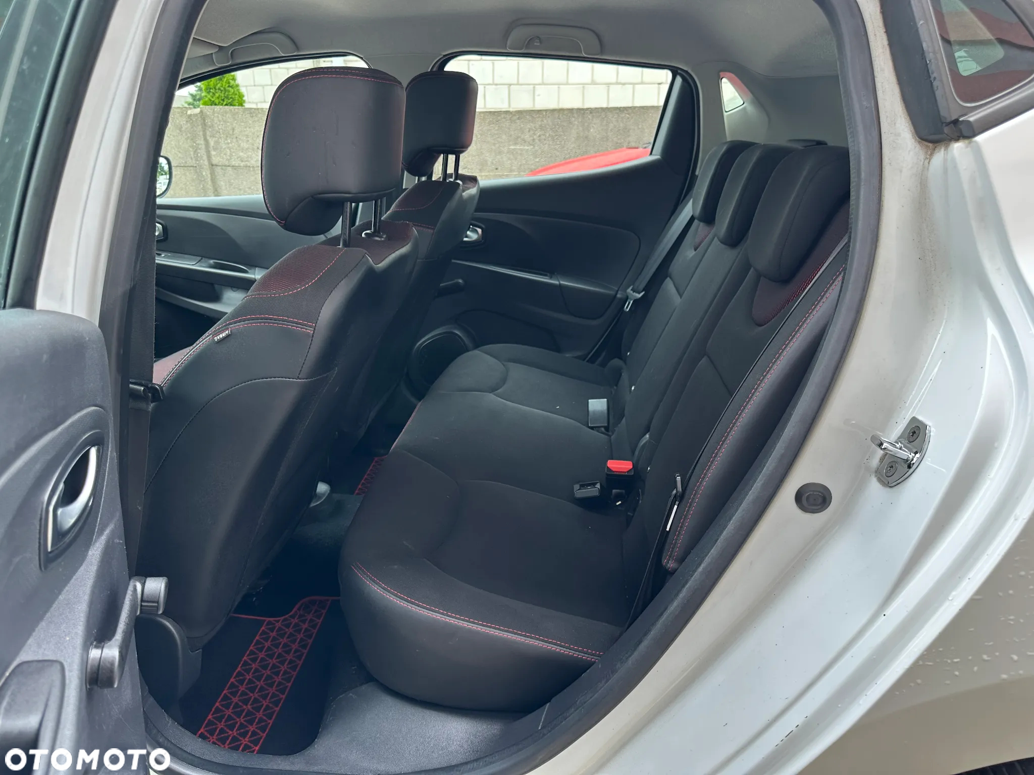 Renault Clio 1.2 16V 75 Limited - 9