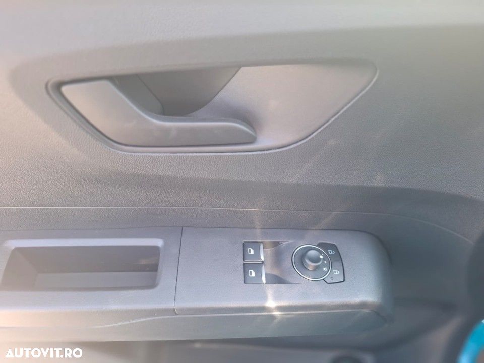 Ford Transit Courier - 20