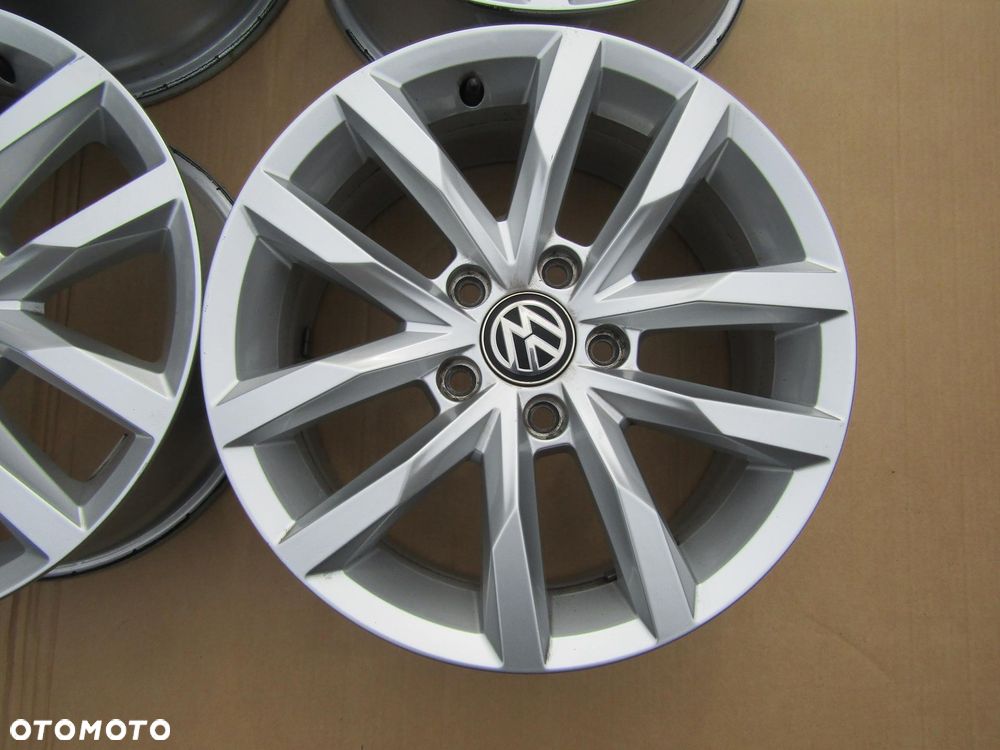 4x Felgi 16 VW T4 Touran Caddy Jetta Golf V VI VII VIII Passat B5 B6 B7 B8 6,5 j 5x112 ET41 / 3Q0601025 - 9