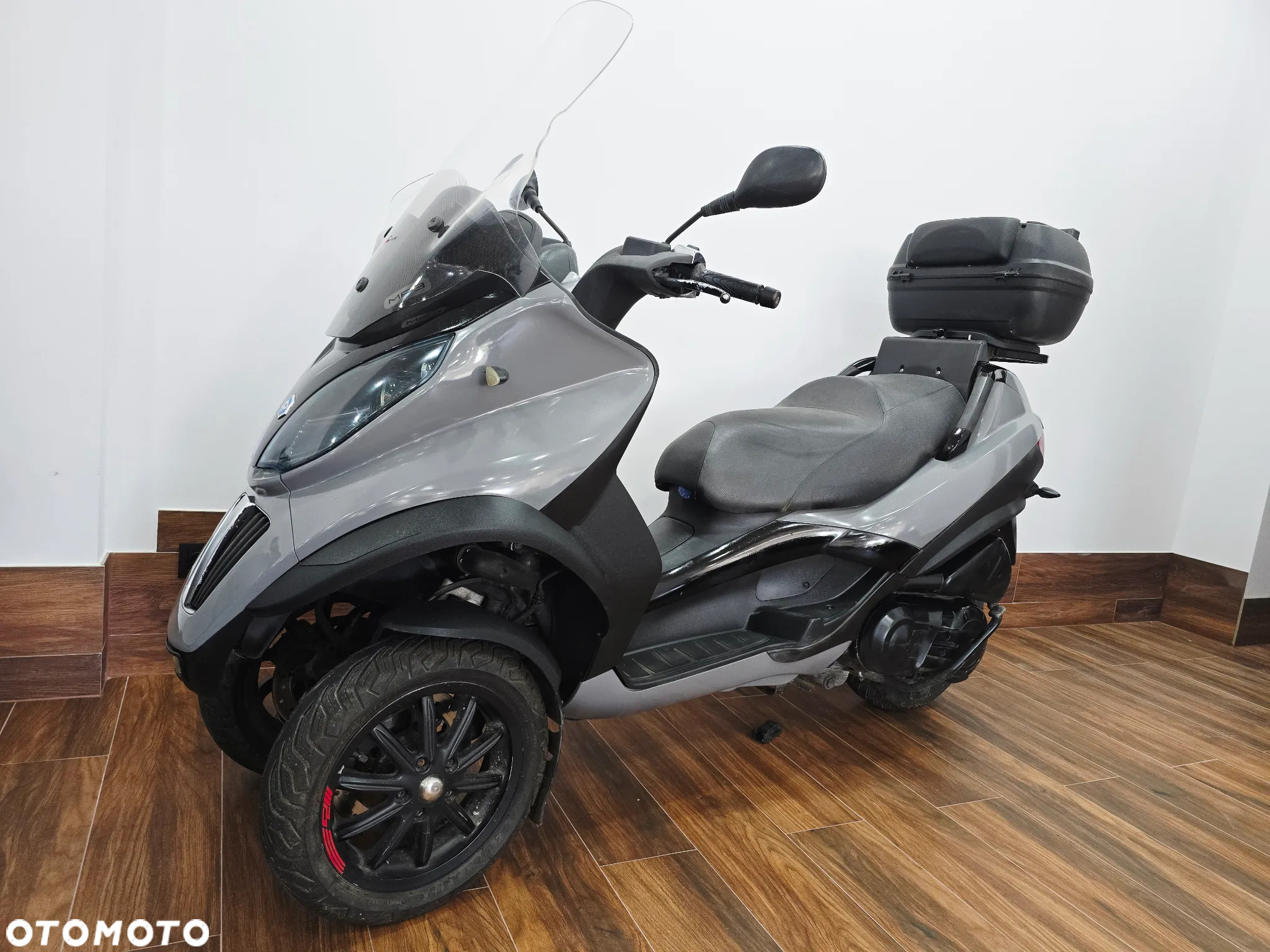 Piaggio MP-3 - 21