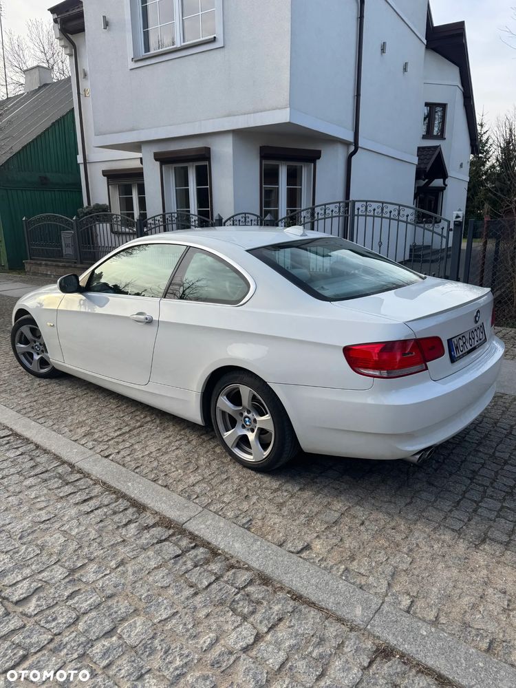 BMW Seria 3 325d - 4