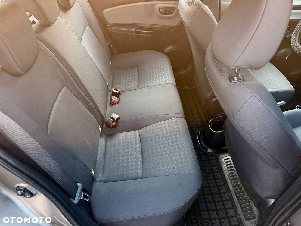Toyota Yaris 1.0 Active EU6 - 15