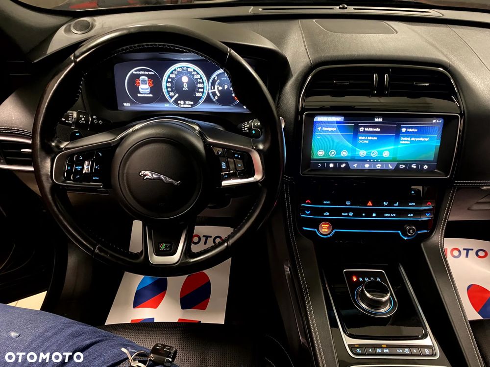 Jaguar F-Pace 20d AWD R-Sport - 17