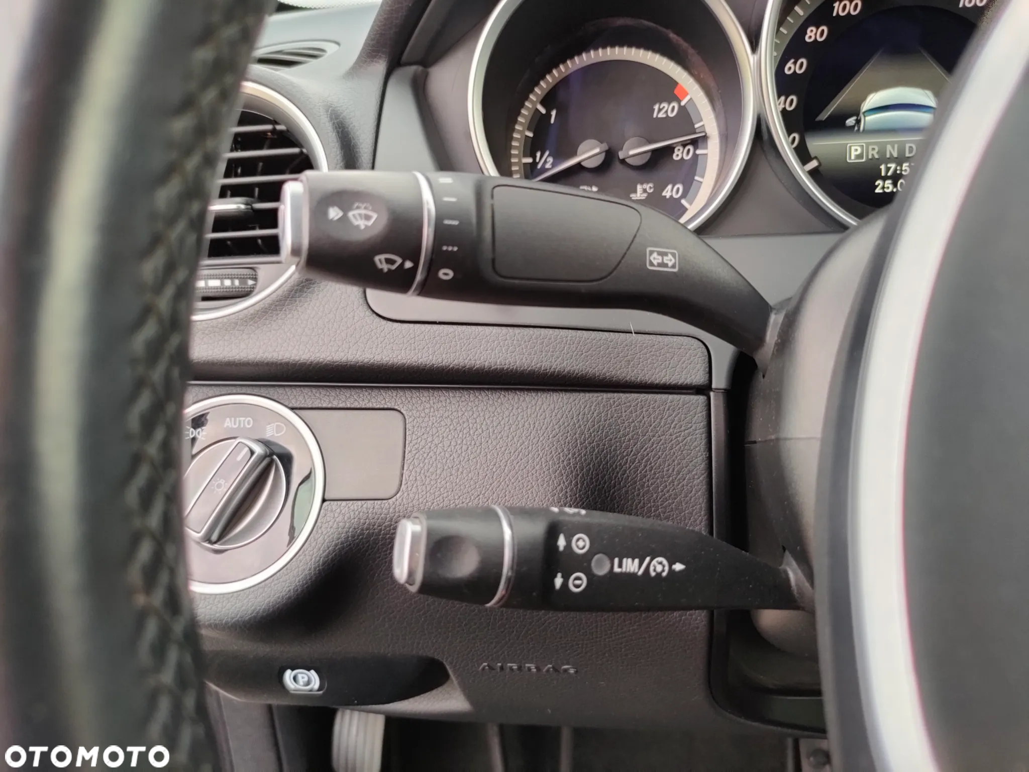 Mercedes-Benz Klasa C 250 CGI BlueEff Avantgarde - 9