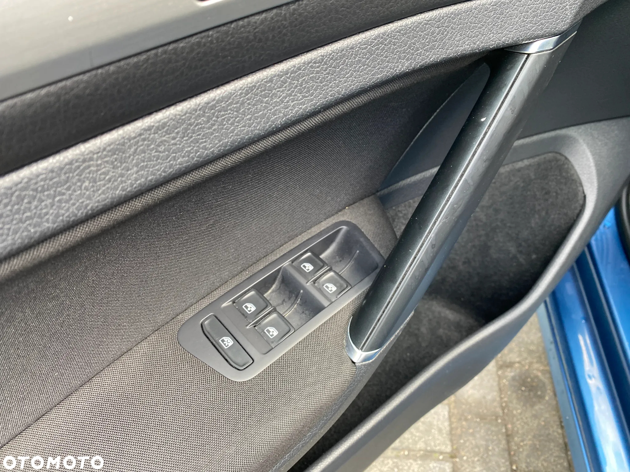 Volkswagen Golf - 22