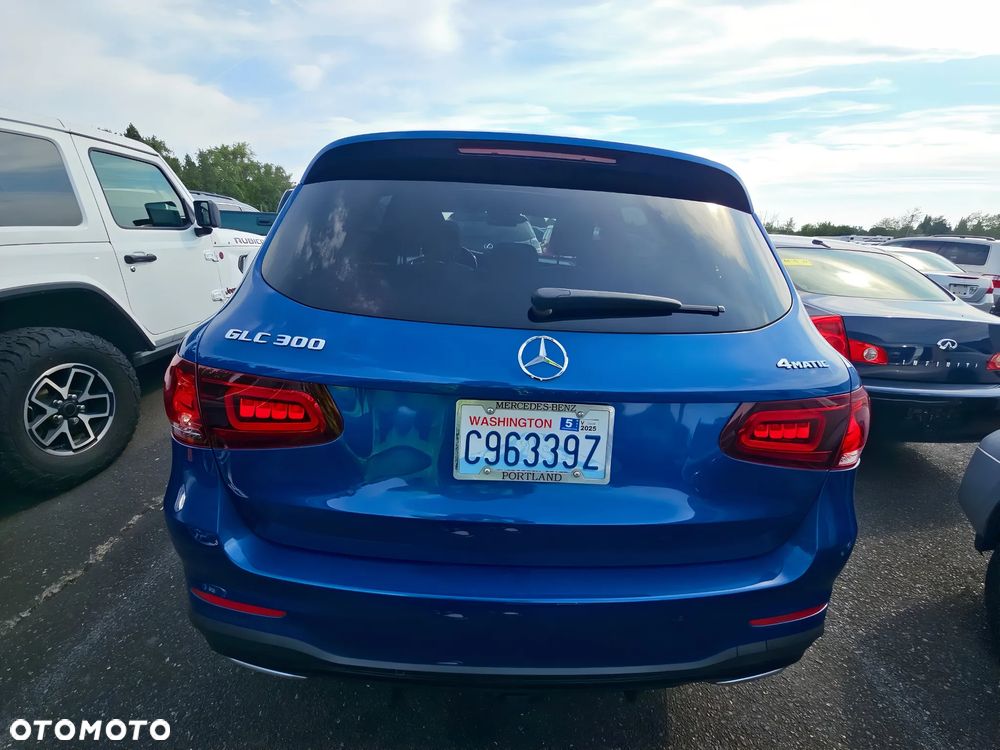 Mercedes-Benz GLC 300 4Matic 9G-TRONIC Exclusive - 3
