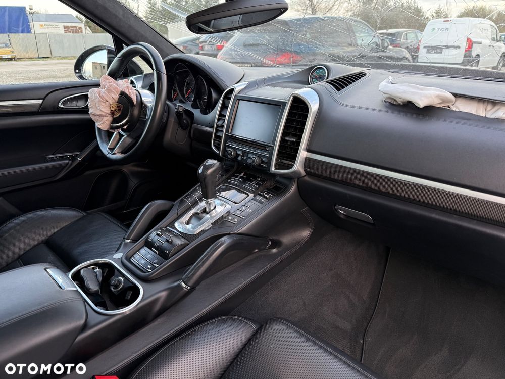 Porsche Cayenne Turbo - 33