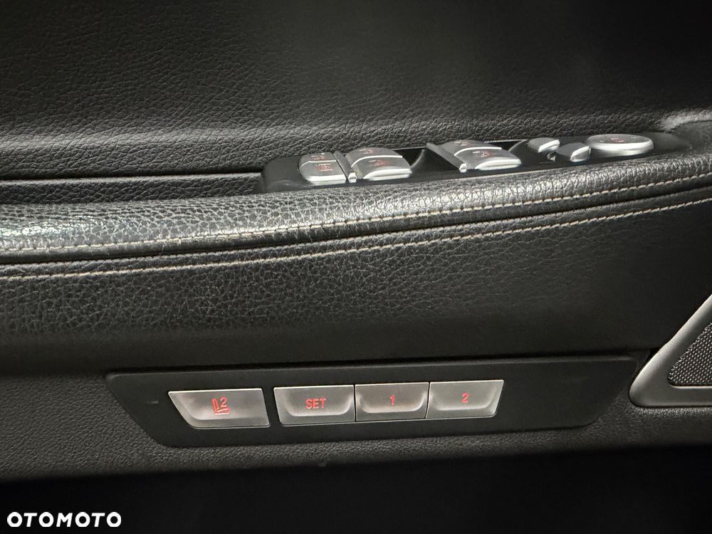 BMW Seria 7 740Li - 26