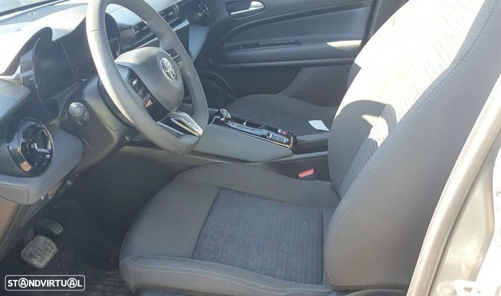 Alfa Romeo Junior Elletrica 50 kWh - 4