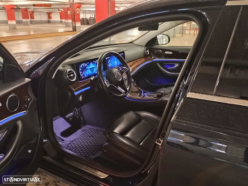 Mercedes-Benz E 300 de 4Matic T 9G-TRONIC Exclusive - 9