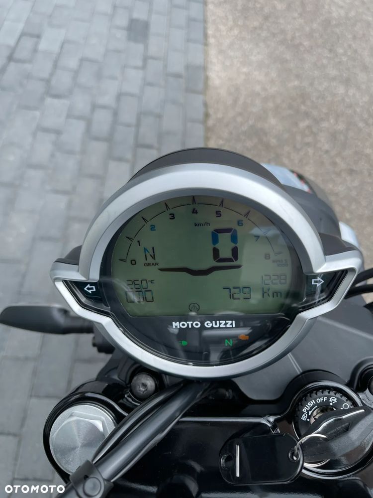 Moto Guzzi V7 - 33