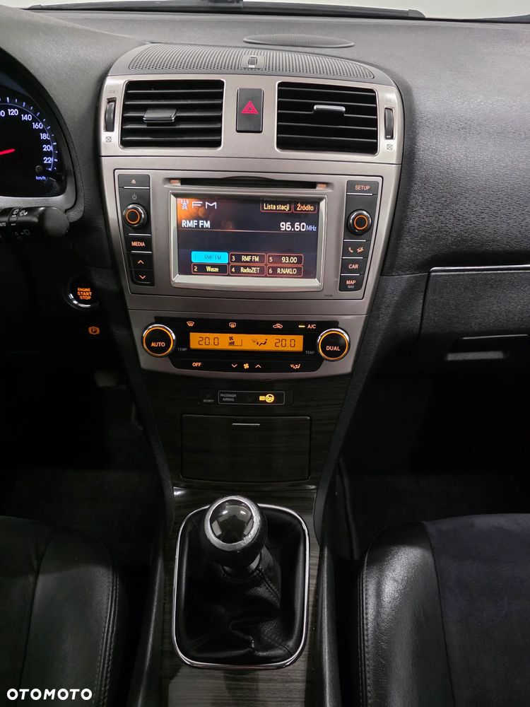 Toyota Avensis 2.0 D-4D Sol Premium - 11