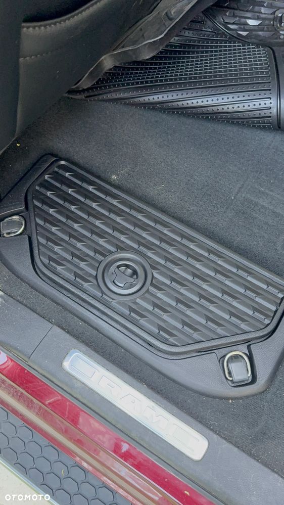 RAM 1500 Crew Cab Laramie - 16