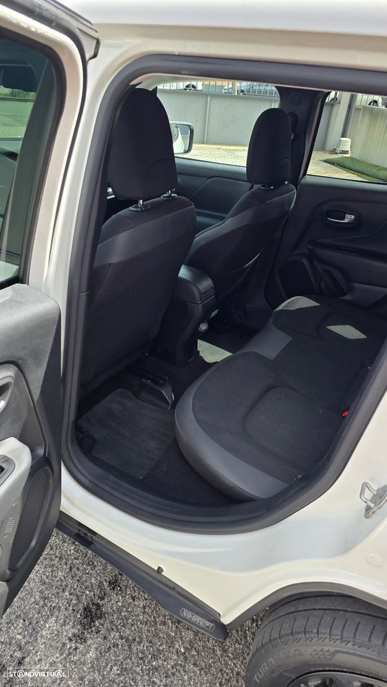 Jeep Renegade 1.3 T Night Eagle DCT - 7