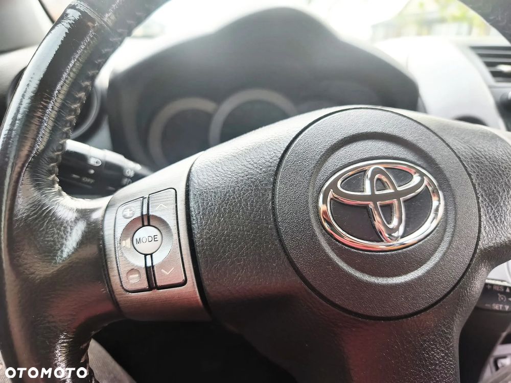 Toyota RAV4 2.2 D-4D X - 12