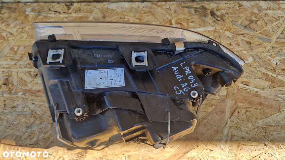 AUDI A6 C5 LAMPA PRZÓD PRZEDNIA PRAWA  EUROPA SOCZEWKA A169 820 06 61 - 7