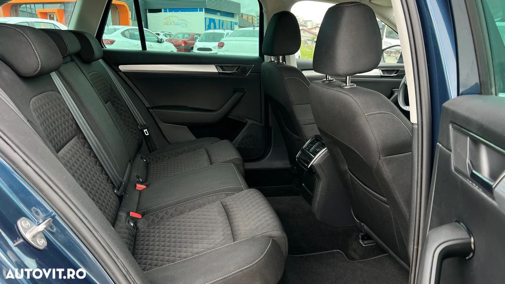 Skoda Superb 2.0 TDI DSG Ambition - 8