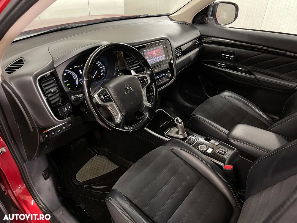 Mitsubishi Outlander 2.0 4WD Plus - 6