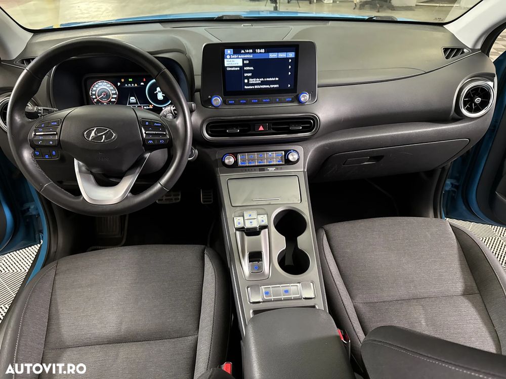 Hyundai KONA - 10