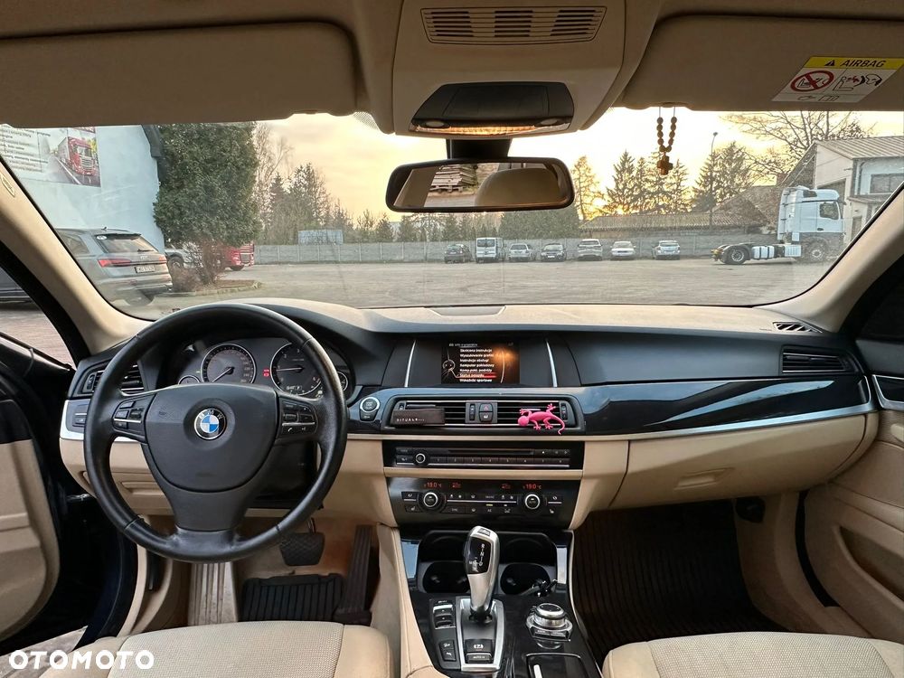 BMW Seria 5 520d xDrive - 7