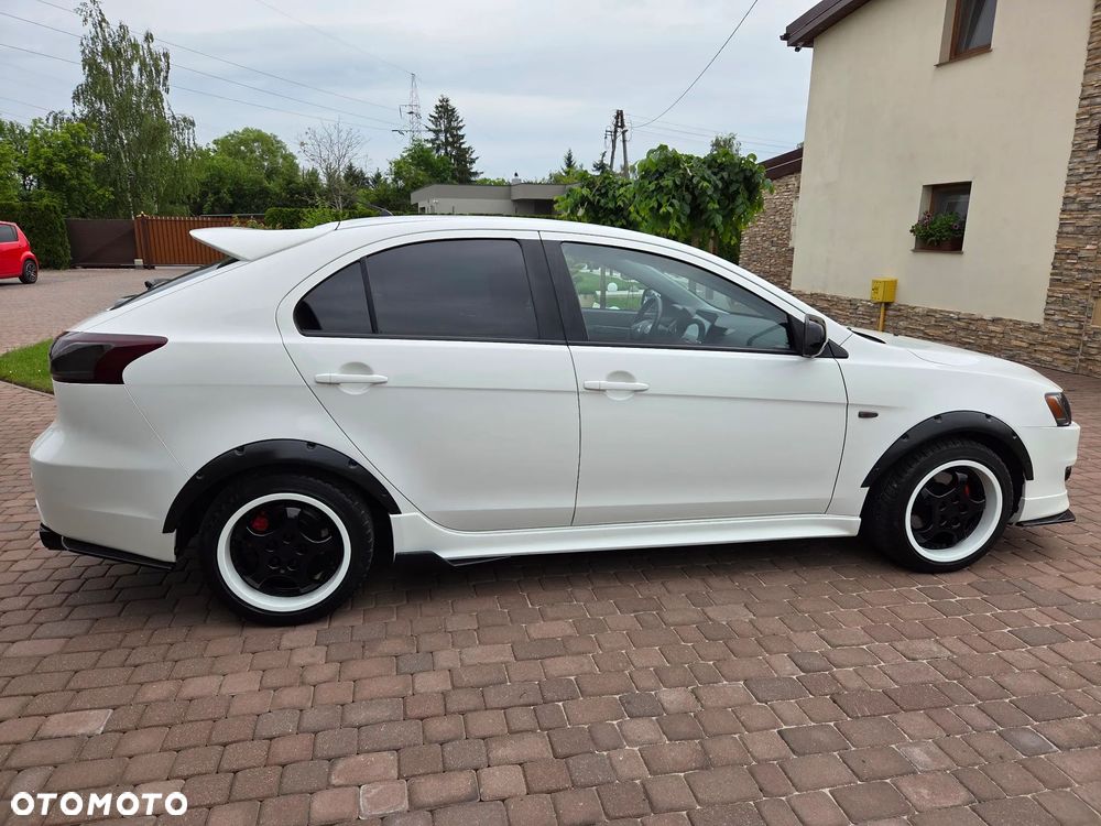 Mitsubishi Lancer - 12