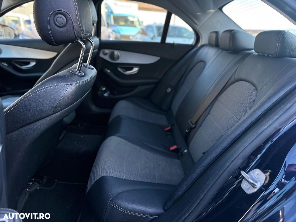 Mercedes-Benz C 220 CDI DPF Automatik BlueEFFICIENCY Avantgarde - 17