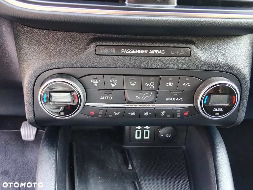 Ford Kuga - 28
