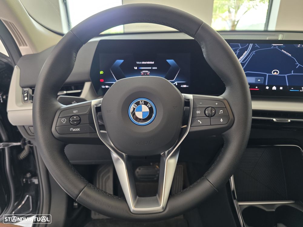 BMW iX2 eDrive20 - 26