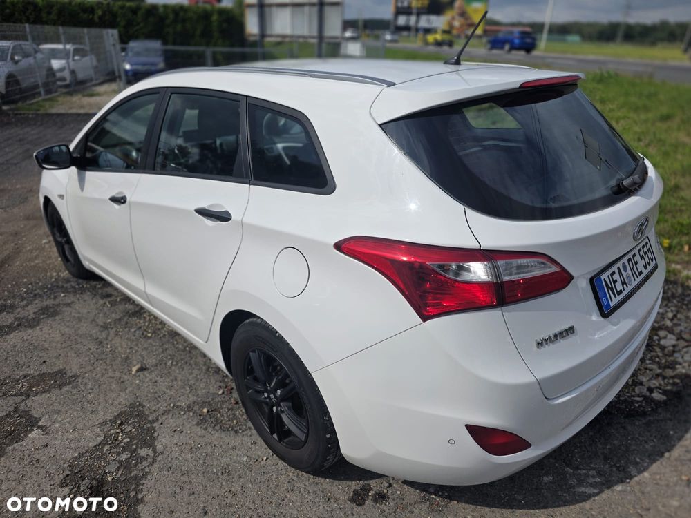 Hyundai i30 i30cw 1.4 Trend - 6