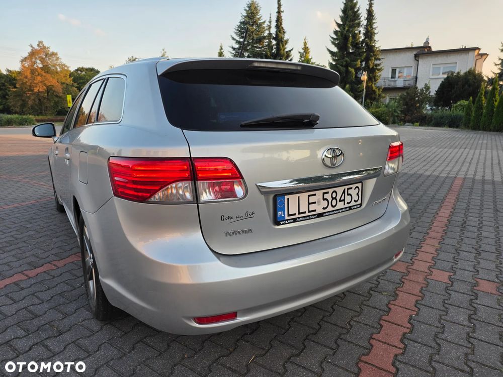 Toyota Avensis 2.0 D-4D Style - 16