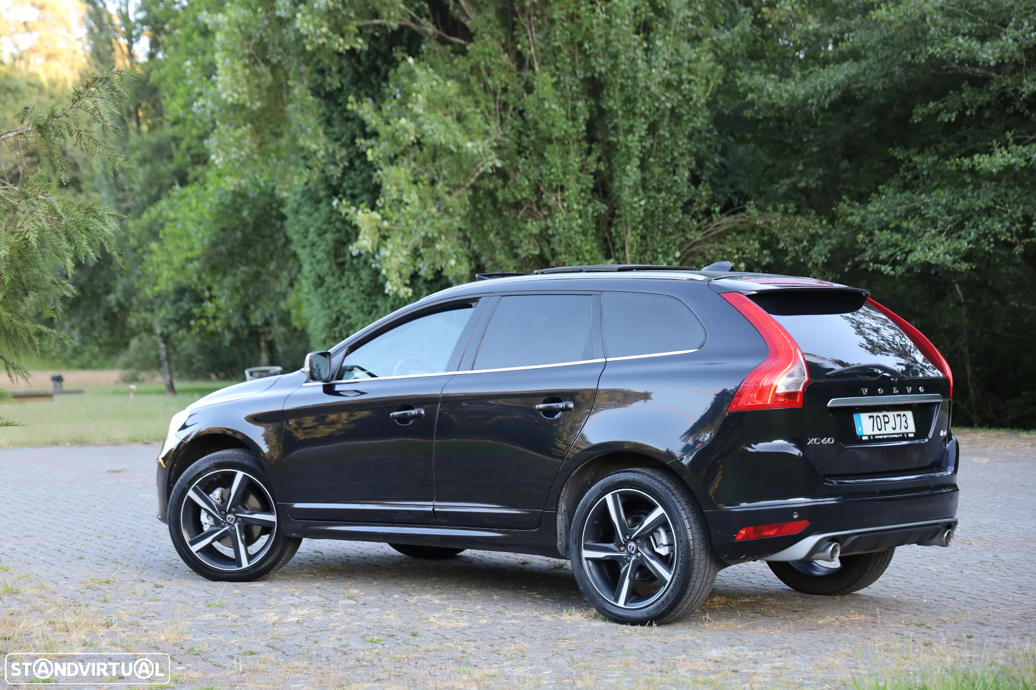 Volvo XC 60 2.0 D4 R-Design Geartronic - 36