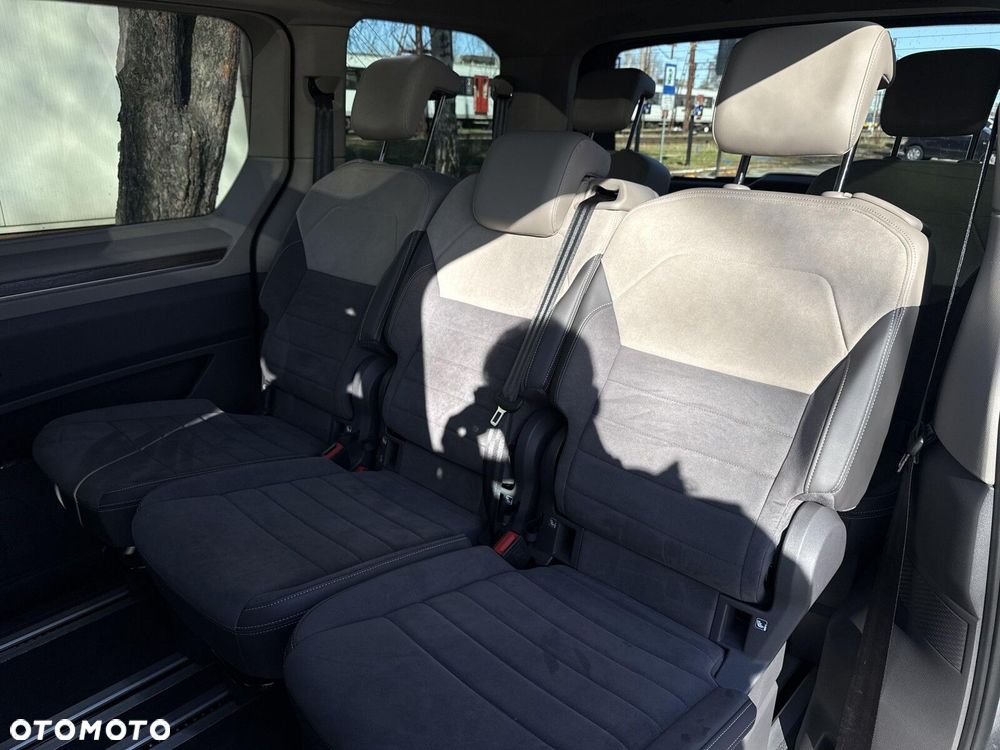 Volkswagen Multivan - 25