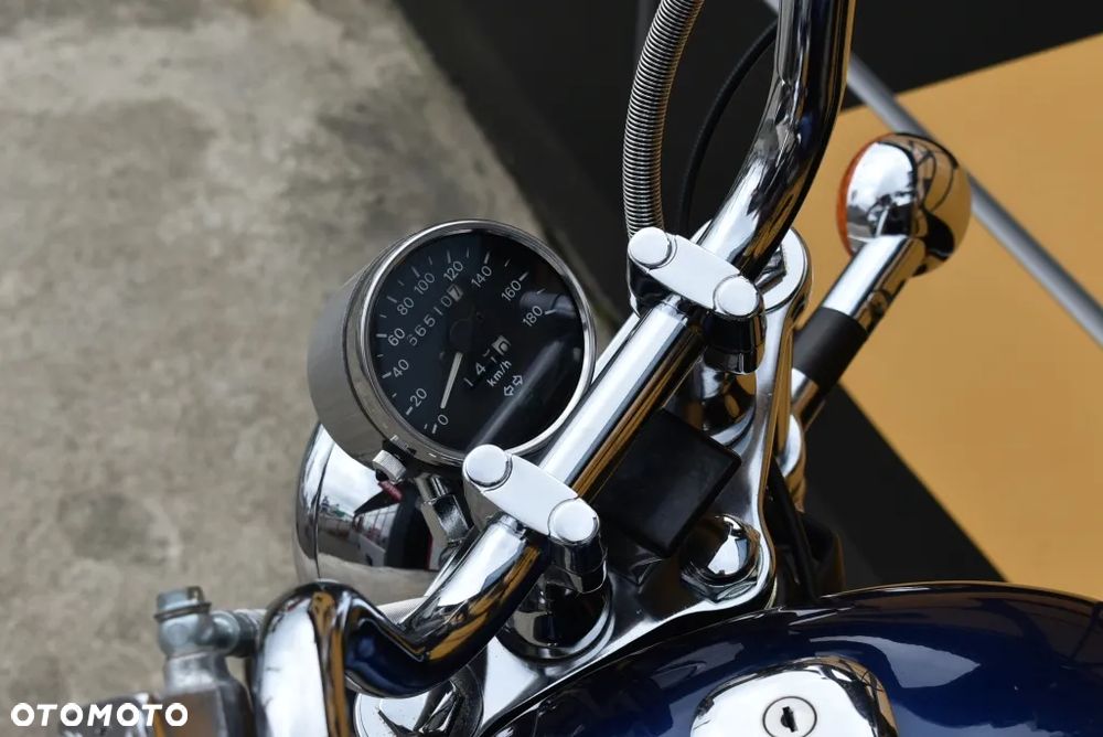 Suzuki Intruder - 23