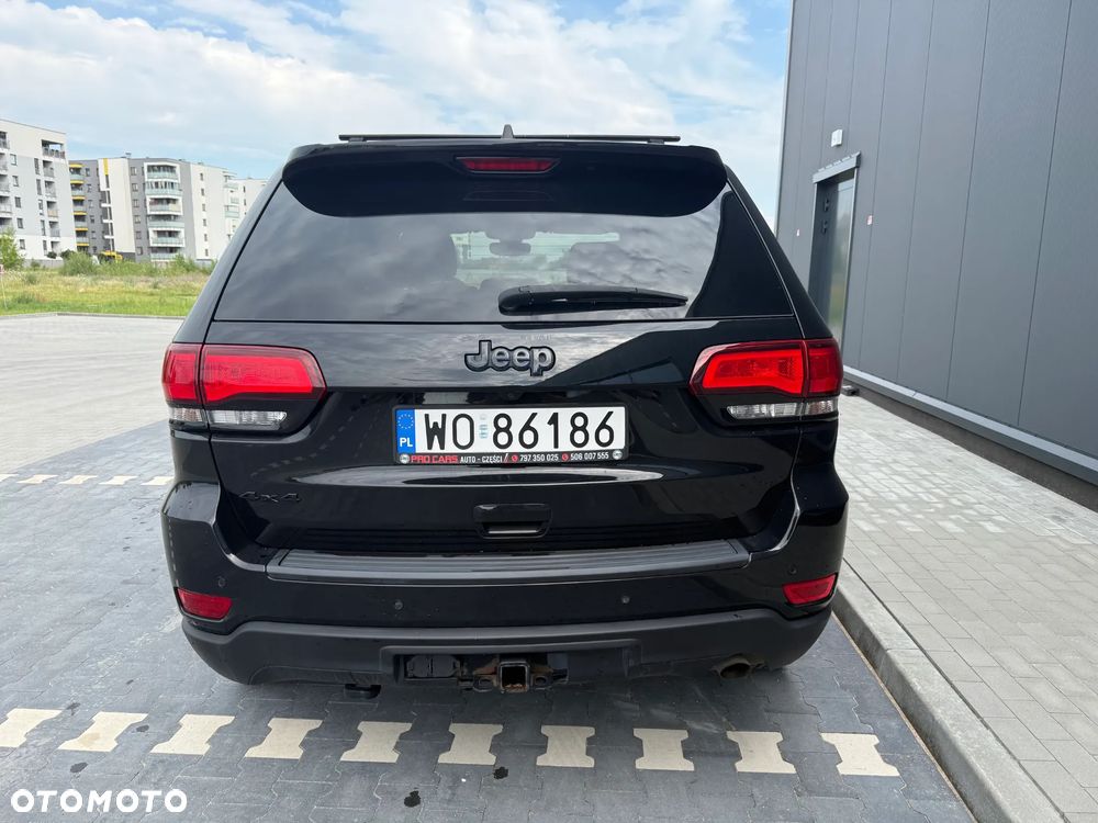 Jeep Grand Cherokee - 12