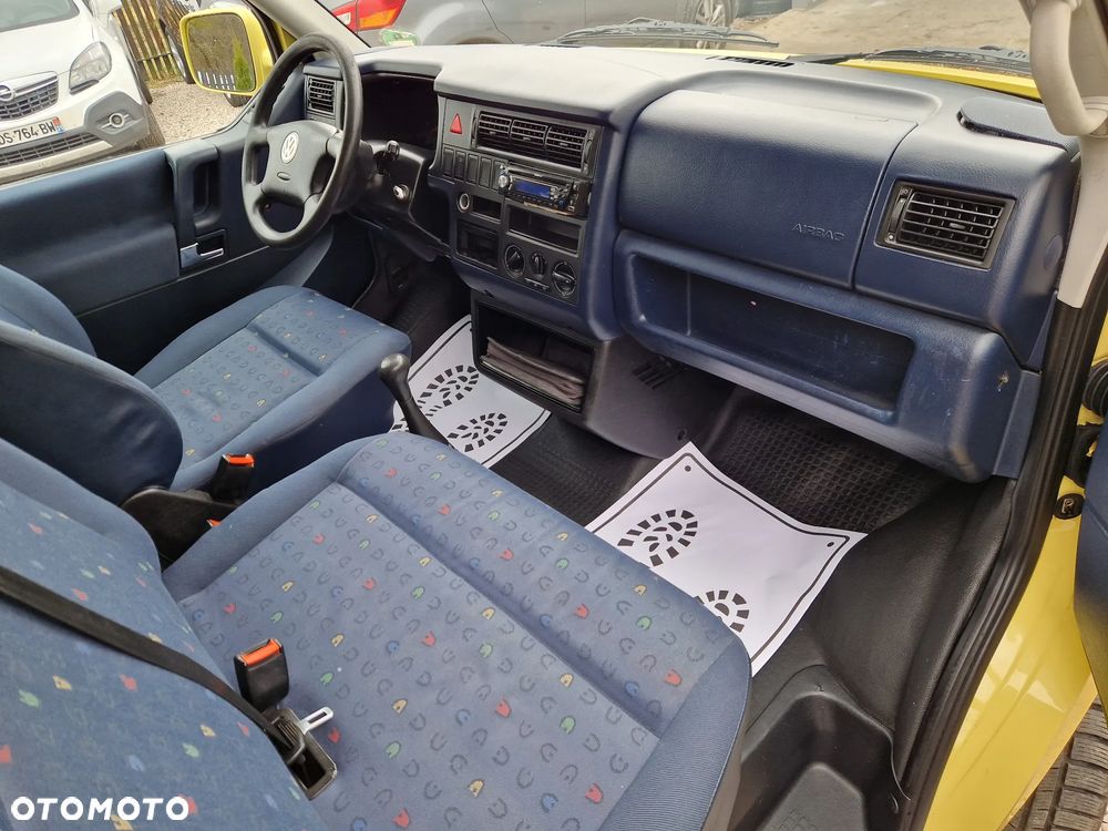 Volkswagen Caravelle - 7
