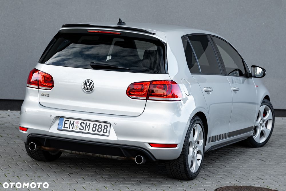 Volkswagen Golf 2.0 GTI - 14