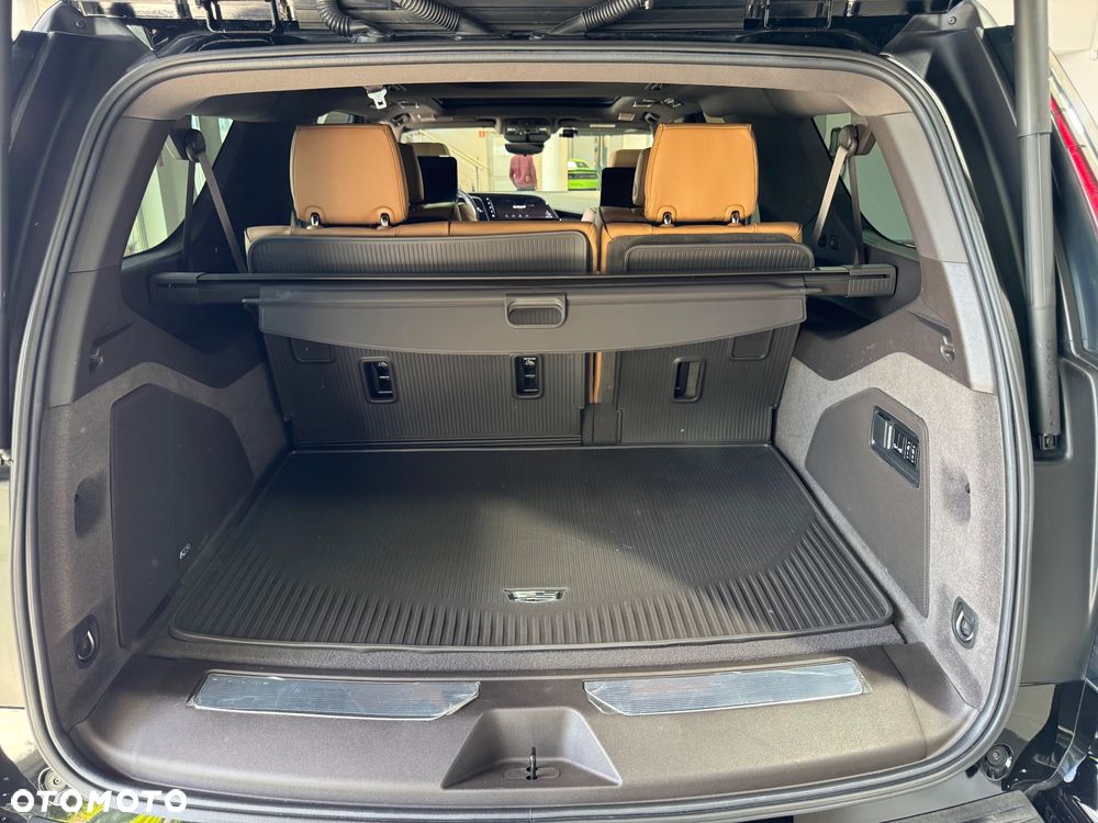 Cadillac Escalade - 30