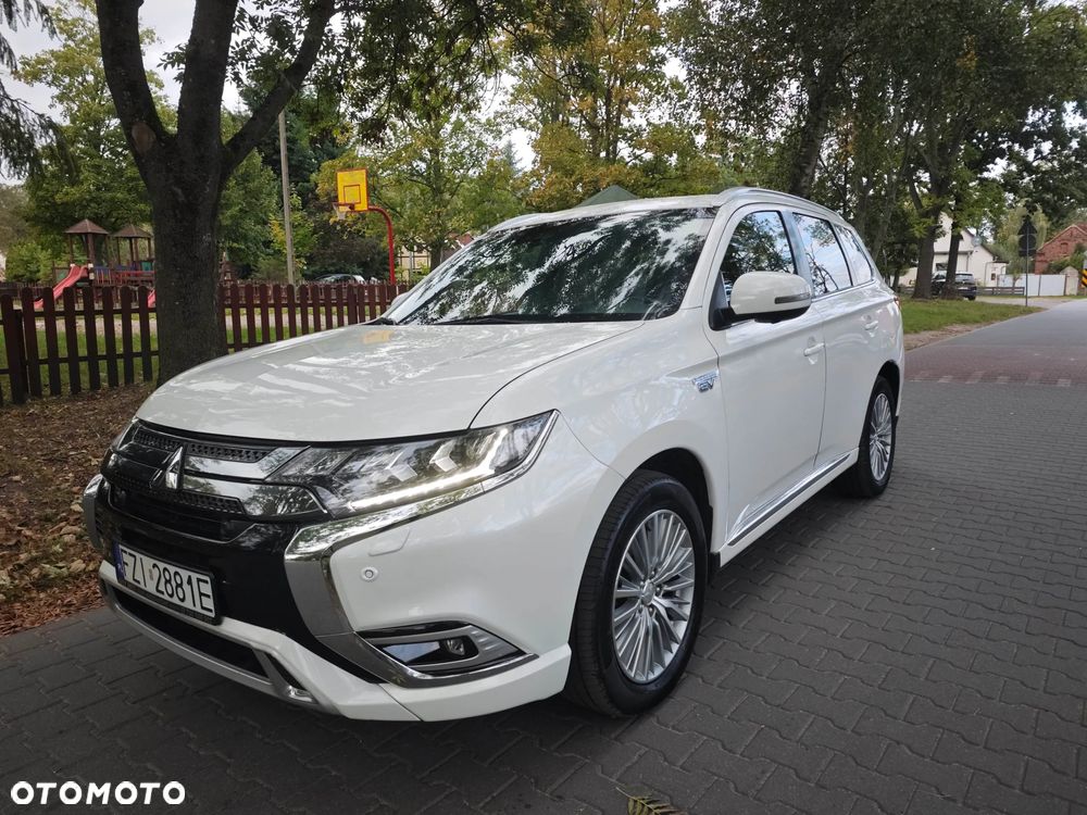 Mitsubishi Outlander 2.4 4WD Plug-In Hybrid Diamant+ - 2