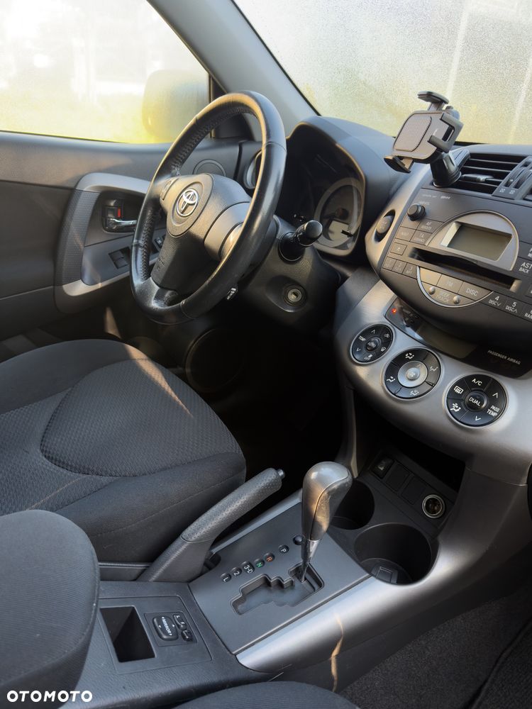Toyota RAV4 2.0 VVT-i Premium - 17
