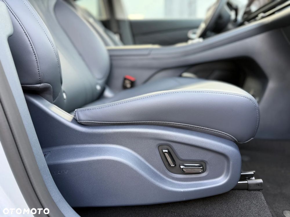 Geely Starray EM-i 1.5 PHEV Pro - 22