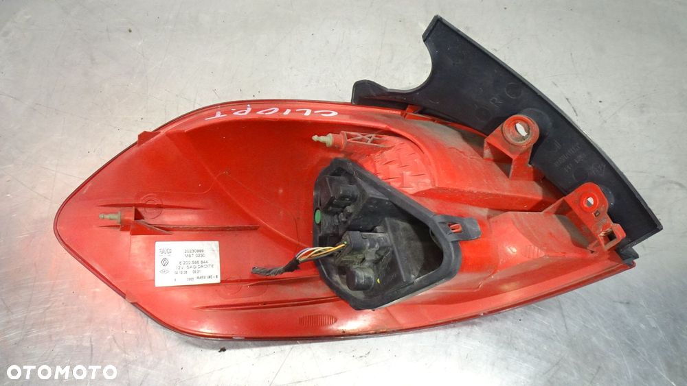 LAMPA PRAWA TYLNA RENAULT CLIO III 1.5DCI - 4