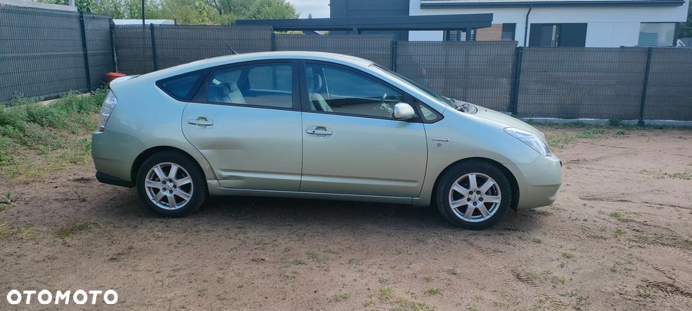 Toyota Prius - 10