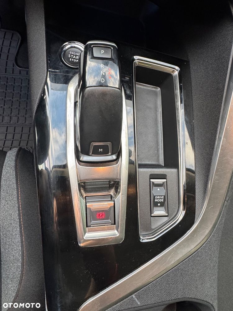 Peugeot 3008 BlueHDi 130 Stop & Start EAT8 Allure - 14