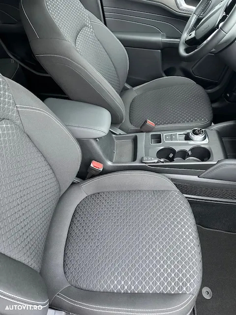Ford Kuga 1.5 EcoBoost A8 FWD Titanium - 6
