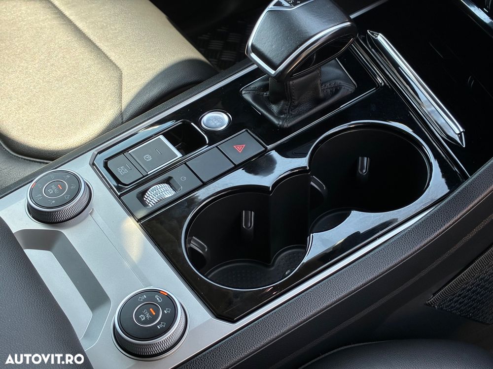 Volkswagen Touareg V6 TDI 4MOTION Elegance - 21
