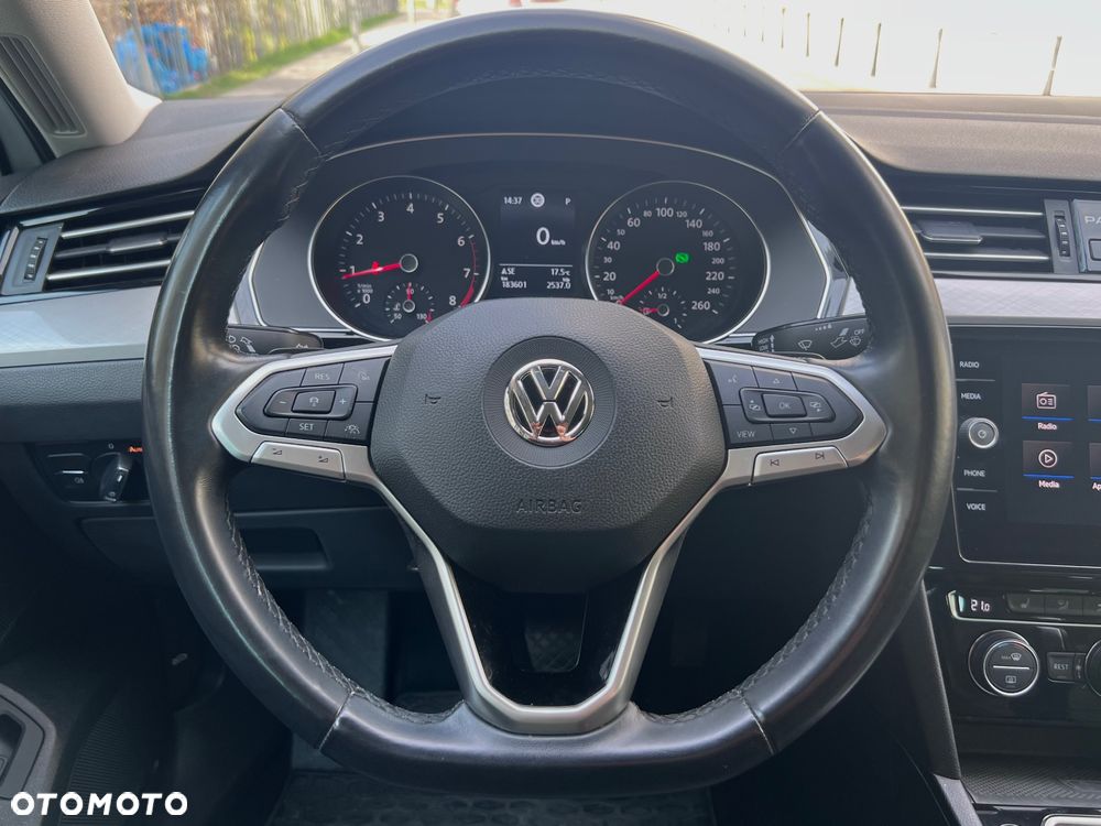 Volkswagen Passat 2.0 TSI Business DSG - 16